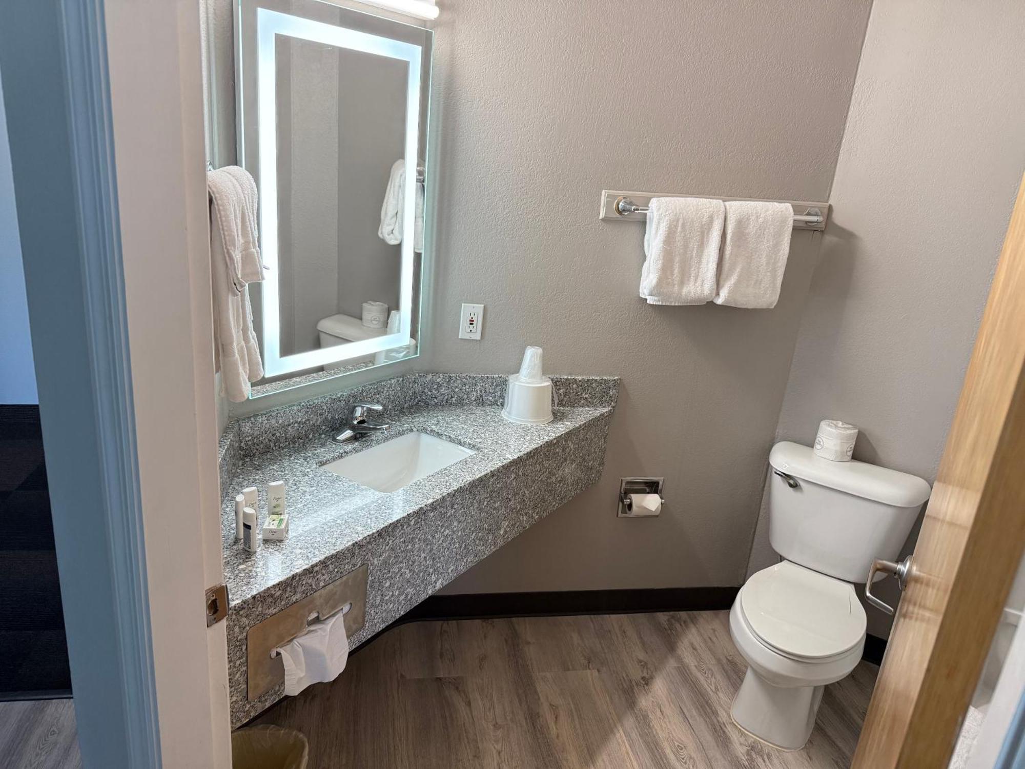 Baymont By Wyndham Athens, Tn Hotel Екстериор снимка